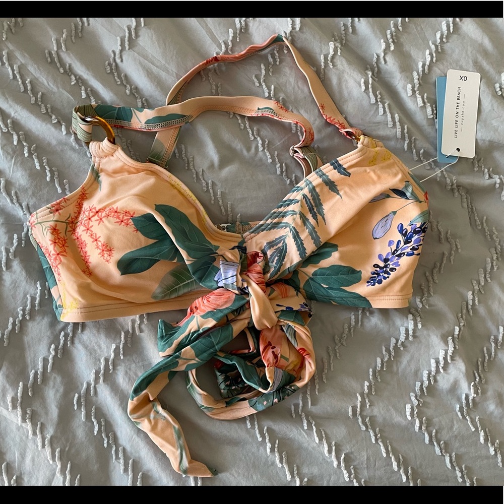 Cupshe 0x peach floral bikini suit top